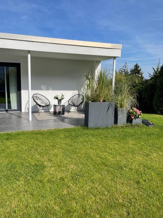 Gemuetliche Villa Am Waldrand In Taunusstein Exterior foto